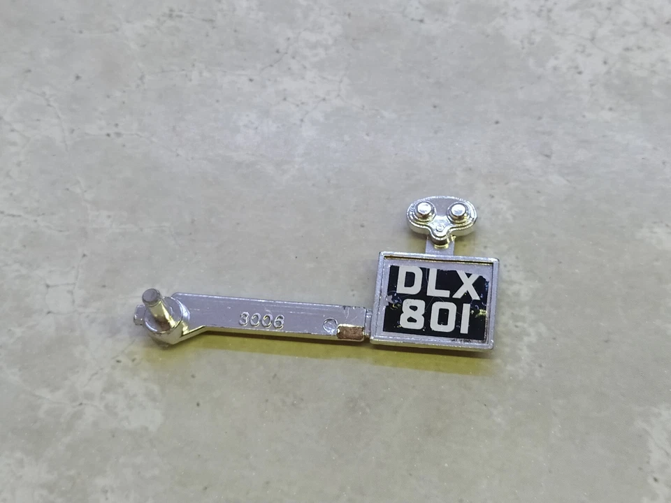 1/18 Feu et plaque d'immatriculation arrière Jaguar SS100 Bburago - Photo 1/1