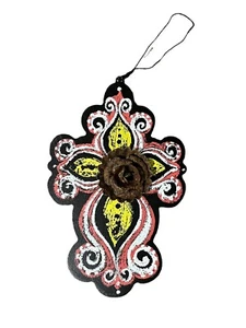Kreuz mit Rose Blume Holzoptik bemalt Mandala gemustert Wohndeko Ornament 6 Zoll - Bild 1 von 12