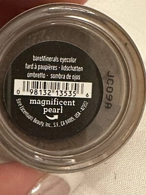 bareMinerals MAGNIFICENT PEARL eyeshadow eye color .02 oz/.57 g Sealed NEW - Image 1 of 2