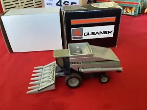 Gleaner R-50 Combine With Corn Head 70th Anniversary By Ertl 1/64 Scale - Picture 1 of 6