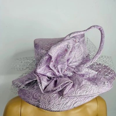 Moshita Couture Elegante Sombrero de Iglesia Hecho a Mano Elige Púrpura Arco Grande con Cuentas Foto 1 de 4
