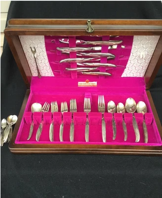 1847 Rogers Bros. IS FLAIR Silverware 55 PCS w Serving & Box  Svr For 8 - Image 1 of 4