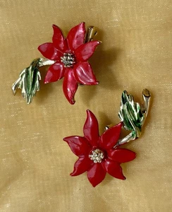 Two Vintage Enameled Pointsettia Scatter Pins - Picture 1 of 3