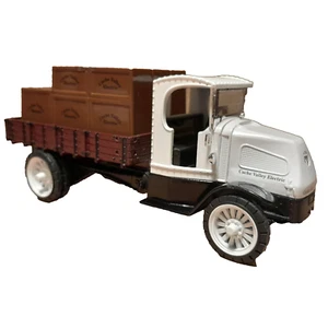 1915 White Flatbed Truck Cache Valley Electric Cast Iron Mack Flatbed Auto World - Picture 1 of 19
