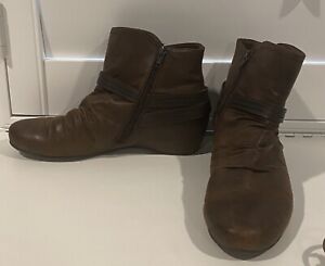 Well Worn Super Comfortable Brown Flat Ankle Boots