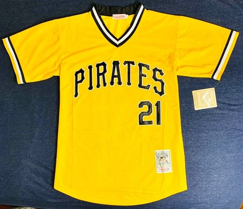 1971 Roberto Clemente Pittsburgh Pirates Gold Jersey Size Men's Medium Cover