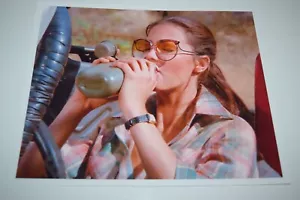 Lynda Carter Wonder Woman pinup 8x10 glossy photo Busty Sexy Cleavage tv 1413 - Picture 1 of 1