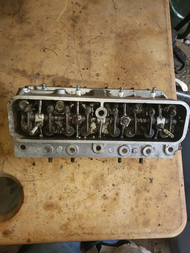 Rueda Caballo D-250 Tractor Renault 800 19.9HP Motor Culata Foto 1 de 3