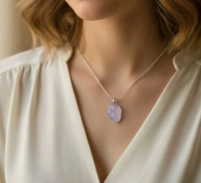 Collana Pietra Ametista Grezza- da Calma, Tranquillità e Protezione Energetica - Immagine 1 di 4