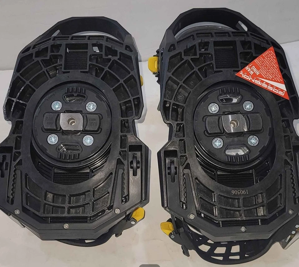 Rossignol Snowboards Reply Rail Bindings,  Medium to Large.  New Without Box - Image 1 of 4
