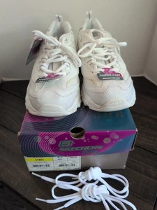 Skechers Women's D'LITES 8.5 Med. White/ Silver In Color New With Tags - Picture 1 of 10