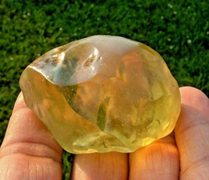 Libyan Desert Glass Meteorite Tektite impact specimen  et ( 354 crt)dimples Gem