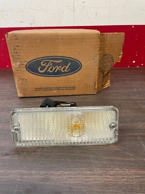 Ford Truck 1973 1974 montaje de luz de estacionamiento carcasa de lente nos 822 Foto 1 de 4