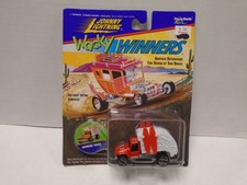 Johnny Lightning Wacky Winners Garbage Truck White 1:64 Die Cast 061019AMCAR2
