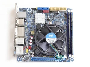 Scheda madre ITX INTEL DESKTOP BOARD DH67CF + i5-2500 + 4GB 1333mhz motherboard - Foto 1 di 5