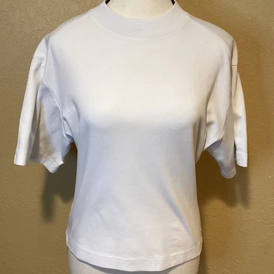 Camiseta Cos blanca recortada manga corta cuello falso, talla europea pequeña Foto 1 de 4