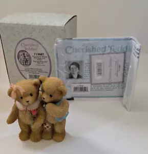 Cherished Teddies HUGS & KISSES 113687 Love is Shown Boy Girl Rose Bears 2003 - Imagen 1 de 9