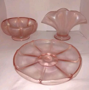 Jarrón abanico vintage de vidrio Fenton rosa / jarrón con carcasa de almeja ~ vidrio elástico mediados de siglo - Imagen 1 de 18