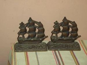 Vintage 1930's Bronzed Cast Iron Bookends Spanish Galleon Ship 5-1/4" x 5.5" - Picture 1 of 5