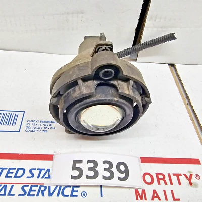 2012 雪佛兰 EQUINOX 右右手乘客侧雾灯 07 08 09 10 11 12 — 第 1/2 张图片