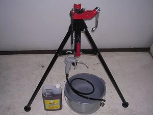 BUCKET OILER LIGHT OIL PORTABLE TRI-STAND RIDGID 300 700 141 161 Pipe Threaders - Picture 1 of 10