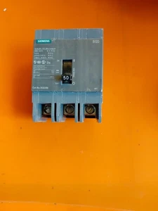 Disyuntor atornillable Siemens 50 Amp 480Y/277 VAC 3 polos 65 kA BQD350 sin caja - Imagen 1 de 5