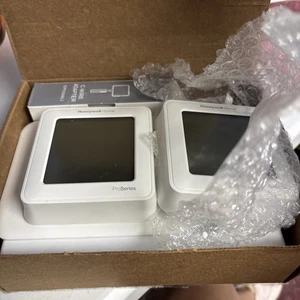 Honeywell Home RENEWRTCHT9610WF T9 Smart Thermostat With Smart Room Sensor - Picture 1 of 5