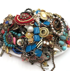 Jewelry Lot Vintage To Now Craft Broken Repair Beads Chains Lucite Glass 9 lbs - Picture 1 of 9