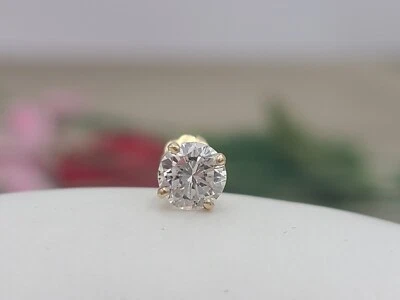 Pendiente único con pasador de diamantes de 0,50 quilates de oro amarillo unisex simple k911 Foto 1 de 4