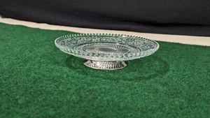 Plato para servir de cristal con pedestal plateado - Imagen 1 de 18