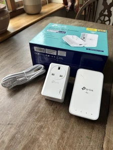 TP-Link TL-WPA7617 ZESTAW AV1000 Gigabit Powerline AC 1200 Wi-Fi Extender Kit UK - Zdjęcie 1 z 4