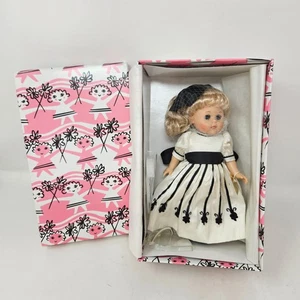 2002 Vogue Ginny Modern Convention Doll Centerpiece Black/White Silk Dress - Picture 1 of 6