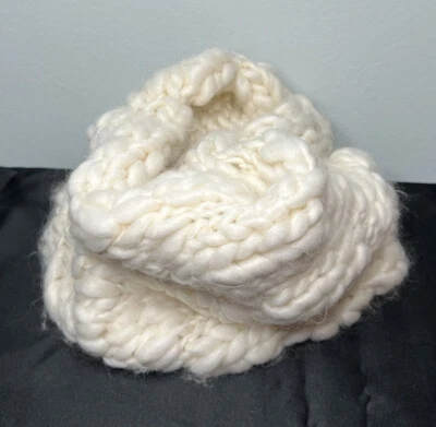 Ann Taylor LOFT 象牙色/奶油色羊毛混纺无限围巾厚实舒适冬季针织 — 第 1/4 张图片