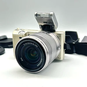 Sony Alpha NEX-5 F3.5-5.6 fotocamera mirrorless 18-55 mm dal Giappone - Foto 1 di 12
