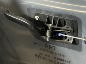 SUBURBN15 2005 Door Handle Interior 374939 - Picture 1 of 9