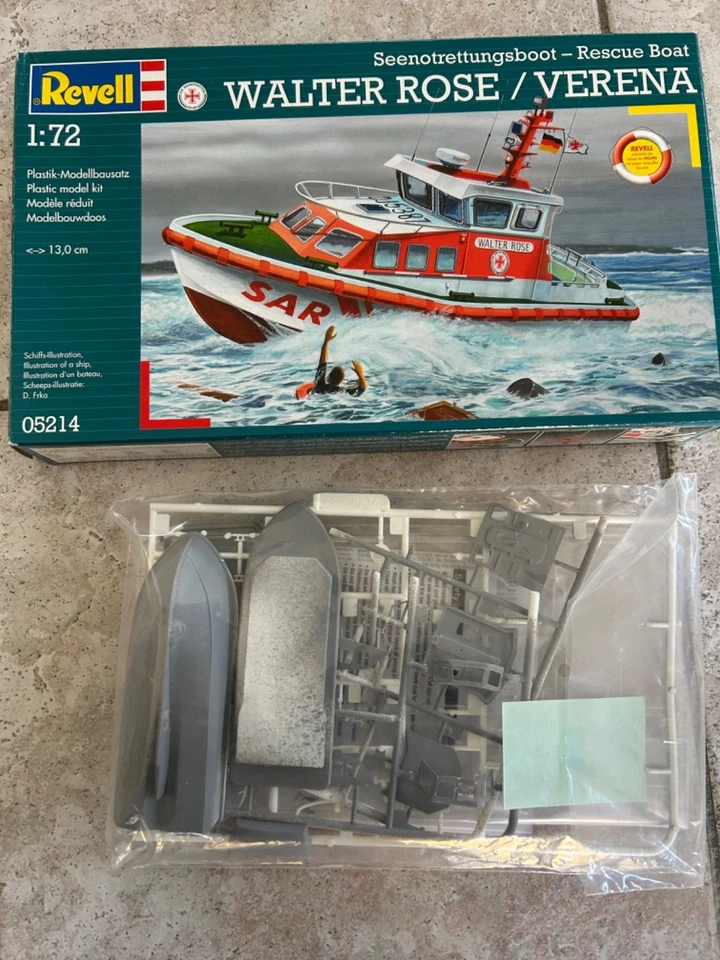 revell 1/72 REVELL RESCUE DAUGHTER-BOAT VERENA 05214 leggermente iniziato vedi - Immagine 1 di 1