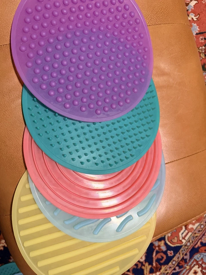 Текстурированные сенсорные коврики глупых форм Lakeshore — шаг/ходьба - Изображение 1 из 1