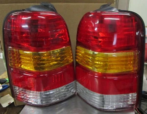 2001-2007 Ford Escape TAIL LIGHT LAMP PAIR SET DRIVER/PASSENGER OEM UsedTakeOut - Picture 1 of 10