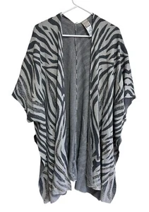 Chicos Ruana Wrap Poncho Size S / M Gray Black Animal Print NEW - Picture 1 of 5