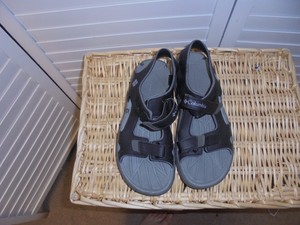 columbia girls sandals