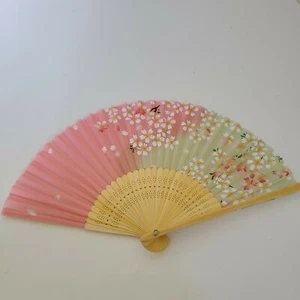 Ventilador de mano floral rosa y azul con correa de cierre - Imagen 1 de 9