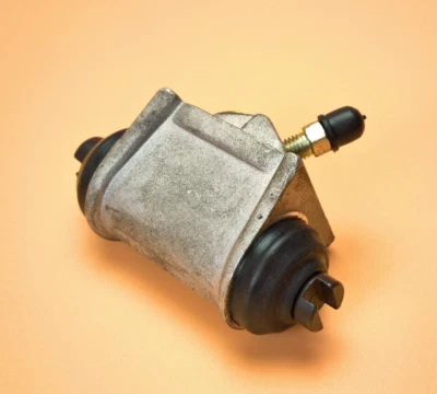 Suzuki AERIO/ Liana 2001-2007 Rear Wheel Drum Brake Cylinder Assy x2 Pcs - Imagem 1 de 4