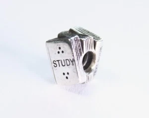 Original Pandora Sterling Silber Studienbücher Lehrbuch Abschluss Charm 790536 - Bild 1 von 4