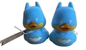 Lote Cantidad 2 DC COMICS BATMAN 2.5" Azul Claro Goma Patos Jeep Pato Nuevo con Etiquetas Envío Gratis - Imagen 1 de 6