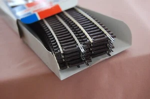 ROCO Line H0 12 vias curvas nuevas - 12 x 42426 (R6) Radius = 604,4 mm - Imagen 1 de 6