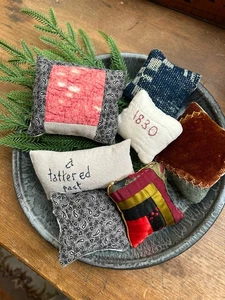 Primitive Stitchery A Tattered Past Antique Quilt Tucks Set of 7 Bowl Fillers - Picture 1 of 1