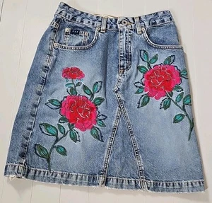 VTG Y2K Express Bleus Floral Embroidered Denim Jean Skirt Size 1/2 Pockets Boho - Picture 1 of 12