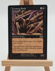 Looming Shade Urza´s Saga Magic Karte MTG Englisch  (Drohender Schatten) - Bild 1 von 2