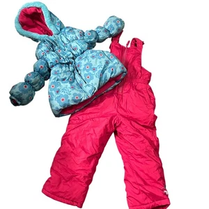 Pink Platinum Kinder Schneeanzug Wintermantel und Trägerhose Größe 4 blau geblümt - Bild 1 von 5