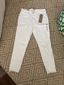 NWT Levi's® Women's 721 High-Rise Skinny Jeans 14 Medium 32x26 White Distressed - Picture 1 of 4